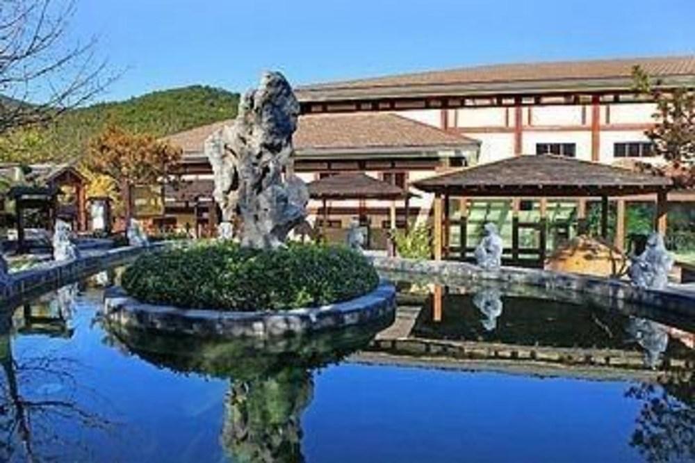 Далянь: Golden Stone Tang Feng International Hot Spring Hotel - Dali