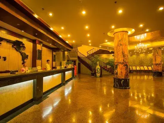 Цзинхун: Crown Hotel Jinghong (Aegean Sea Shopping Mall & Water-Splashing Square Branch)