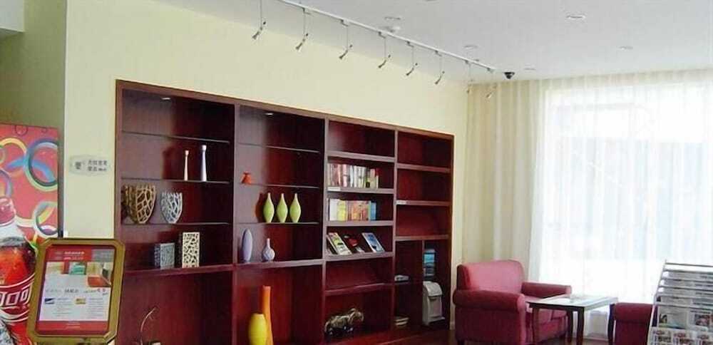 Наньтун: Hanting Express Qidong Jianghai Middle Road