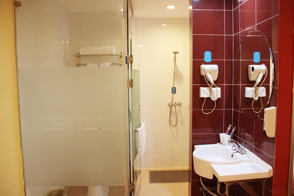 Наньтун: Hanting Express Qidong Jianghai Middle Road