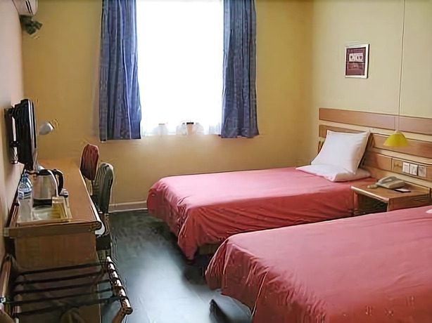 Цзинхун: Home Inn Jinghong Xishuangbanna peacock Lake Civil Aviation