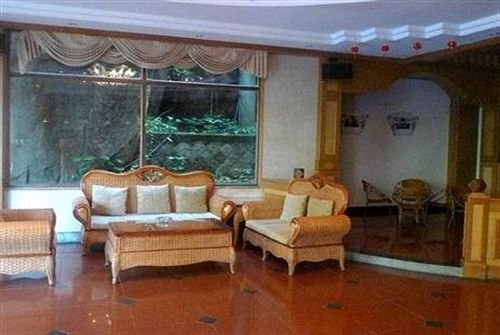 Шанграо: Mount Sanqingshan Tianmen Villa