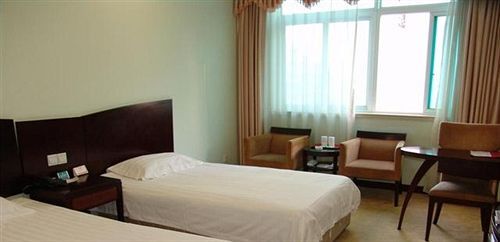 Наньтун: Qidong Xingdu Hotel