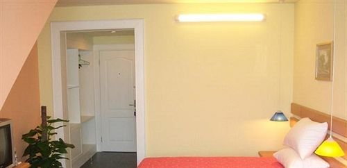 Home Inn Yingbin Avenue — фото 1