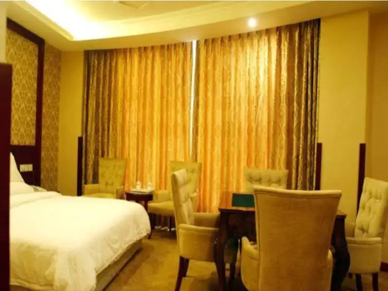 Чэнду: Dezheng Hotel (Chengdu Huayang Sihe Metro Station Store)