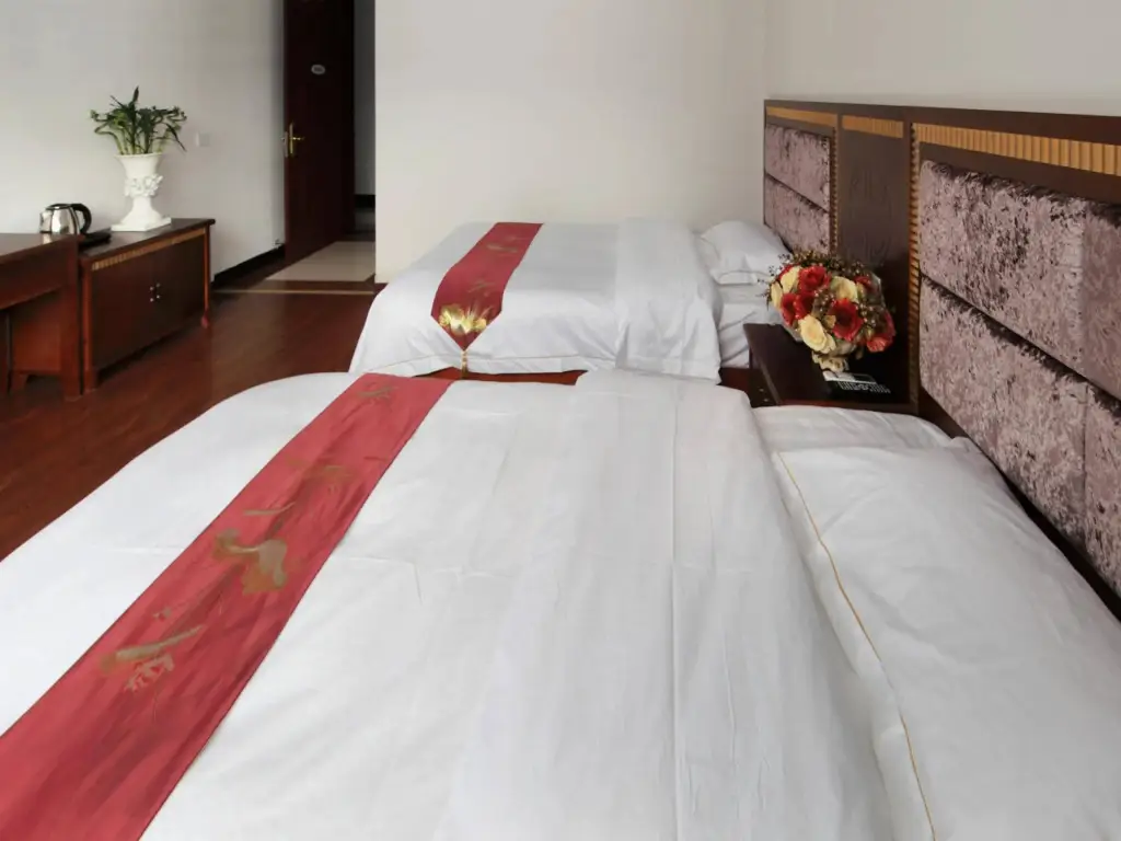 Mount Emei Potatoes Hotel — фото 1