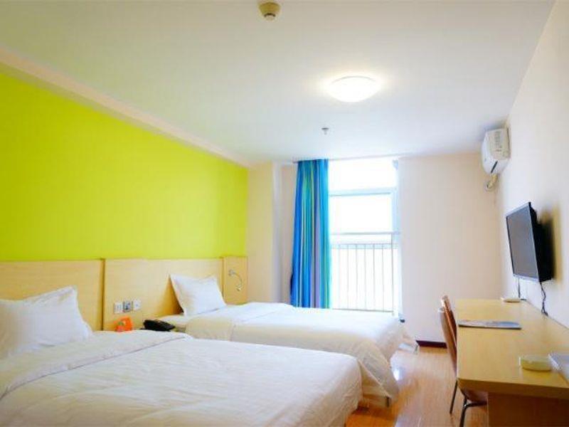 Дунгуань: 7 Days Inn Dongguan Houjie Coach Terminal Branch
