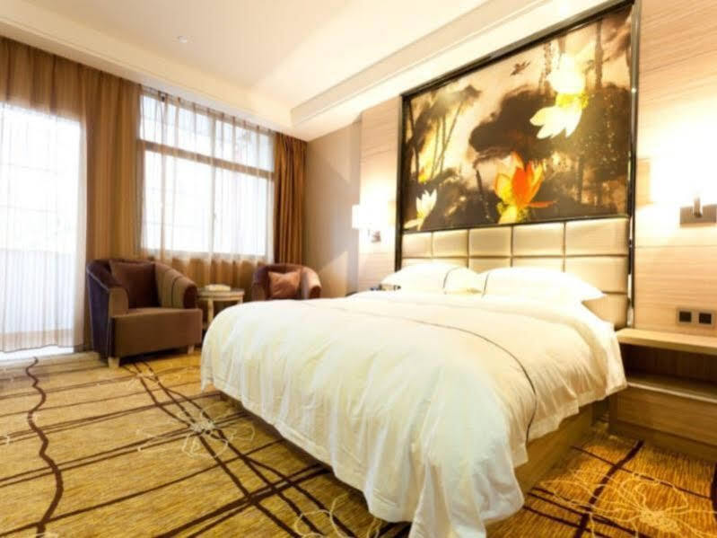 Century Land Hotel Wuyishan — фото 1