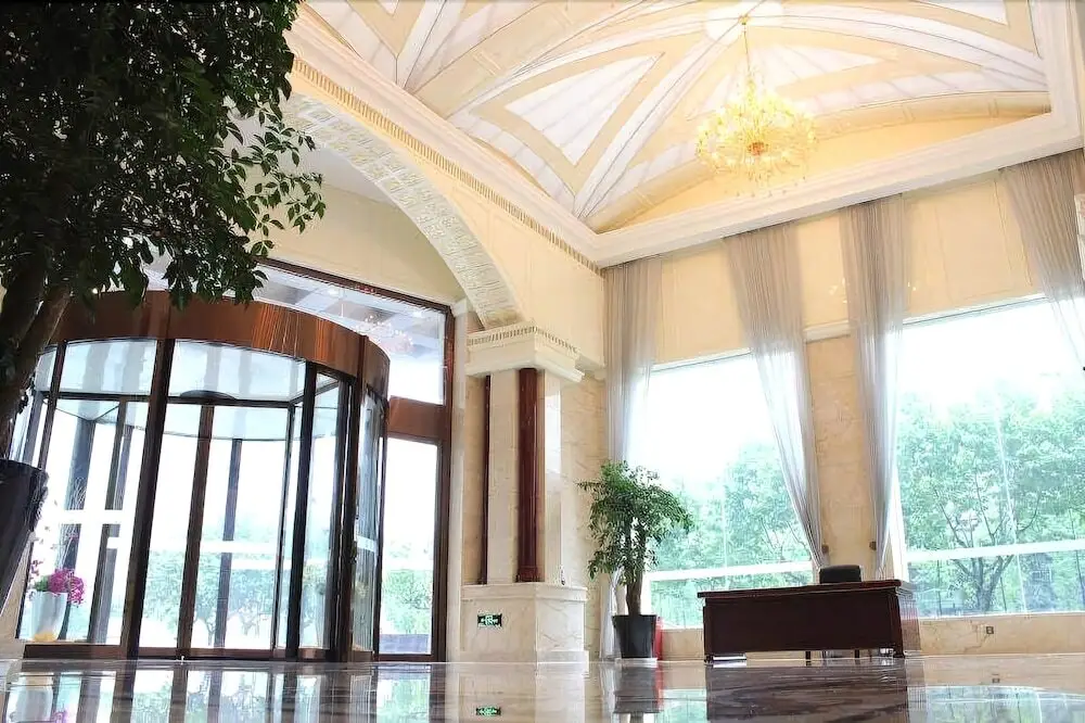 ZiJinTongXin Hotel — фото 1