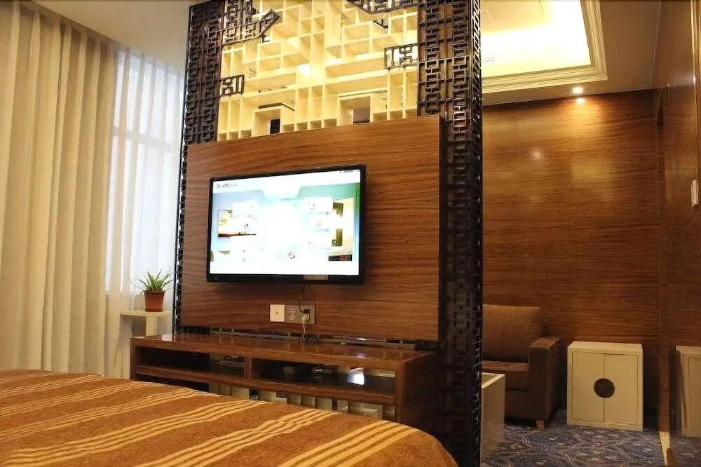Шанхай: ZiJinTongXin Hotel