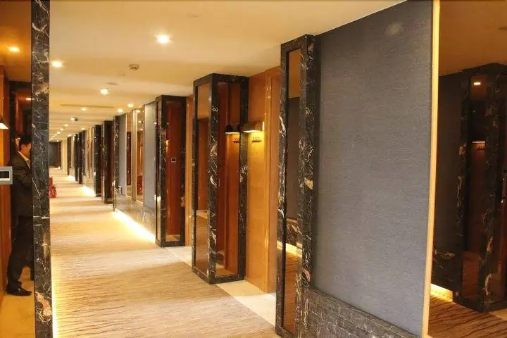 Шанхай: ZiJinTongXin Hotel