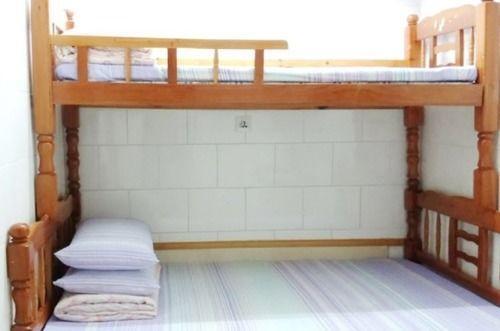 Коулун: Pioneer Hostel