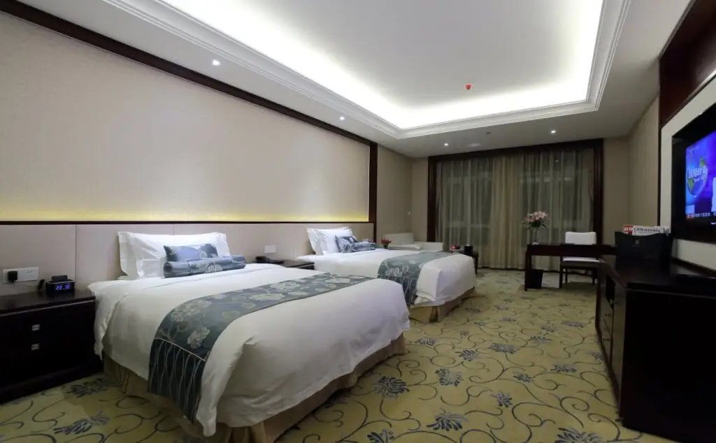 Линьи: Linyi River Hotel