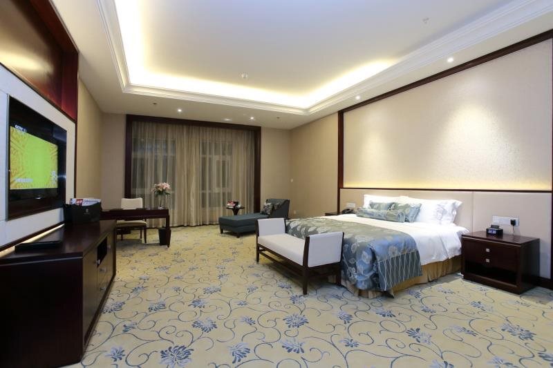 Линьи: Linyi River Hotel