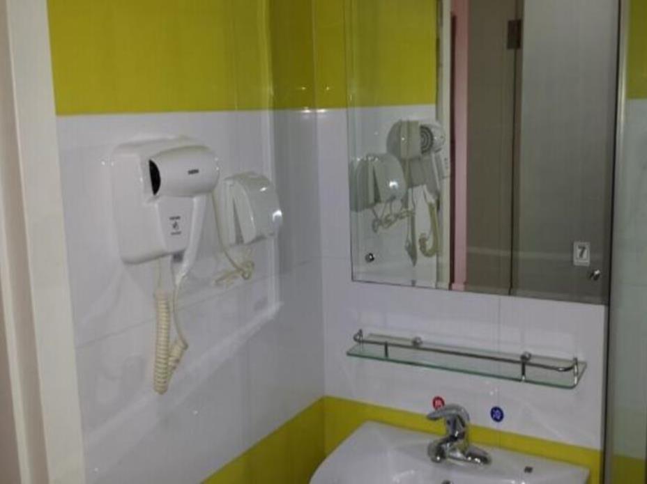 Чжуншань: 7 Days Inn Zhongshan Southern District Spring Department Store Branch