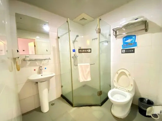 Шэньчжэнь: 7 Days Inn Shenzhen Longgang Dafen Oil Painting Village Branch