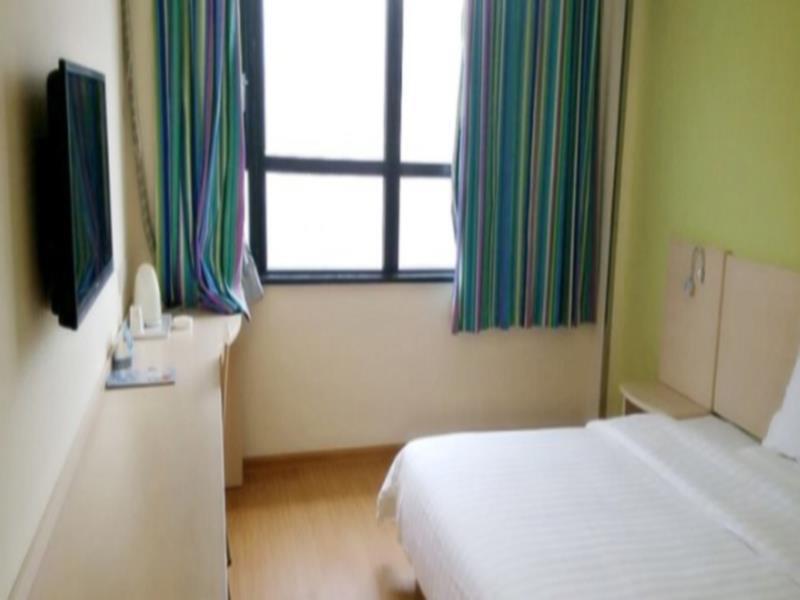 Кайфын: 7 Days Inn Kaifeng Jinliao Road Qingmingshanghe Park Branck