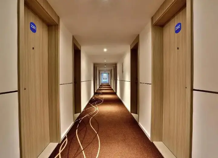 Ханчжоу: Hanting Premium Hotel Hangzhou Wulinmen Hushu South Road