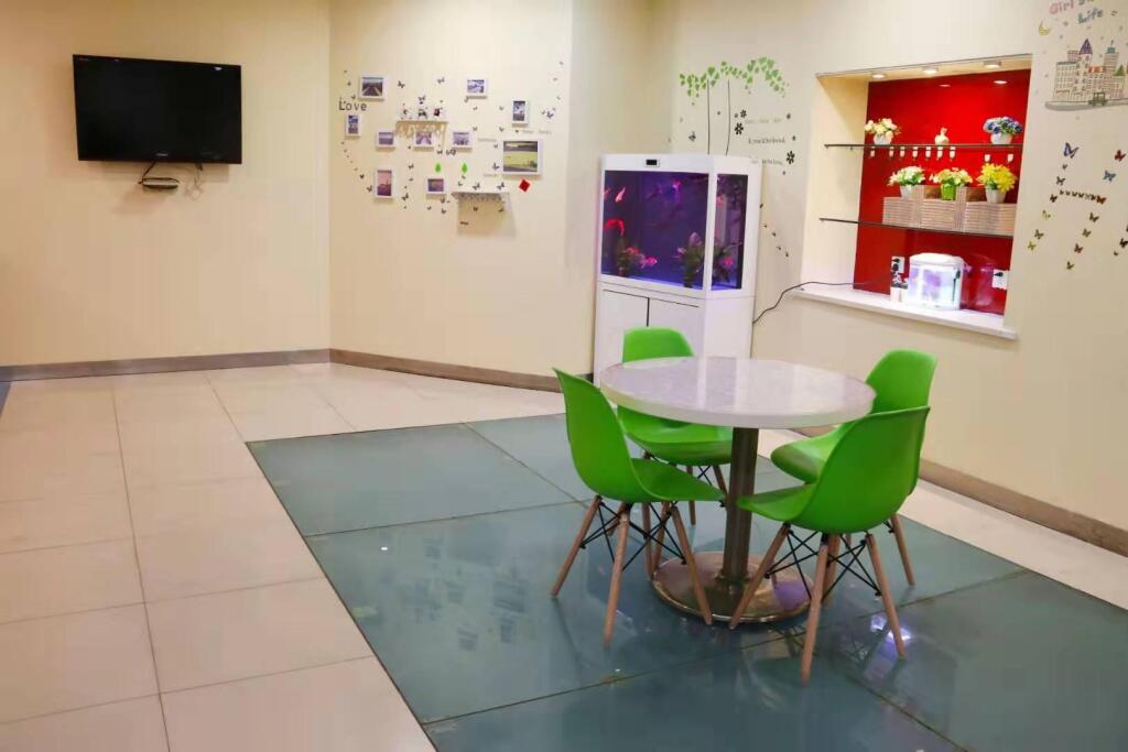 Яньтай: Hi Inn Yantai South Street Wanda
