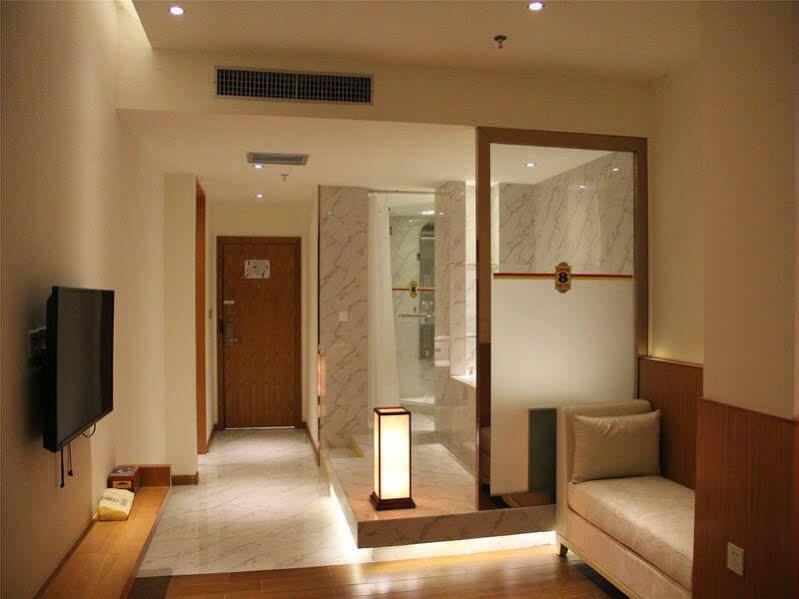Гуанчжоу: Super 8 Hotel Guangzhou Xinshi Huiqiao Branch
