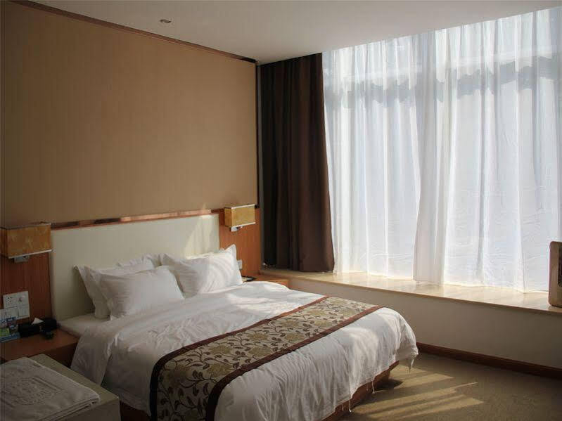 Гуанчжоу: Super 8 Hotel Guangzhou Xinshi Huiqiao Branch