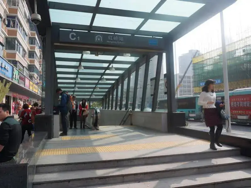 Шэньчжэнь: 深港酒店公寓(深圳幸福华府店)