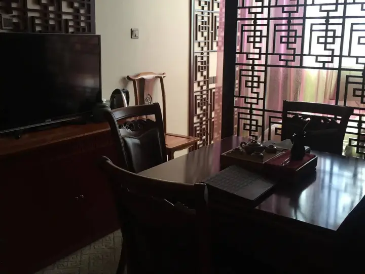 Пекин: 北京满唐红酒店
