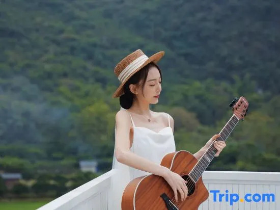 Яншо: Yinxin Valley Net Red Travel Photography and Hot Spring Resort (Yulong River Scenic Area Store)
