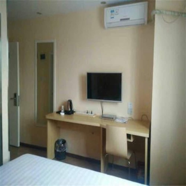 7 Days Inn — фото 1