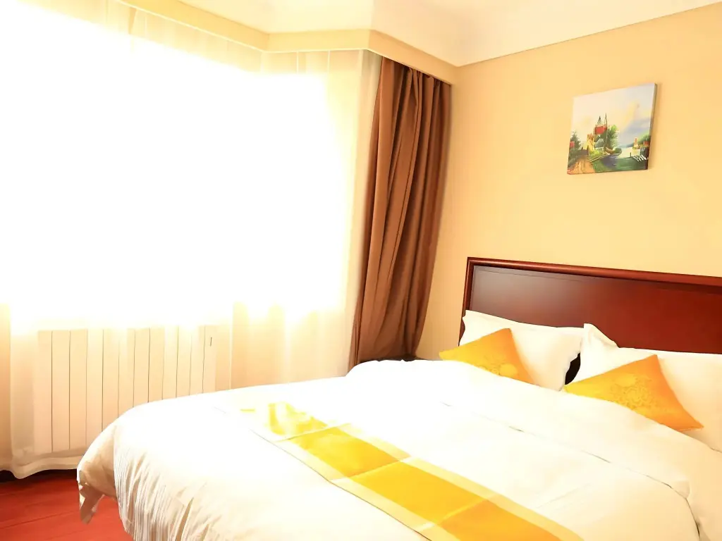 Циндао: GreenTree Inn Qingdao Licang Shuyan Road Daweng Square Express Hotel