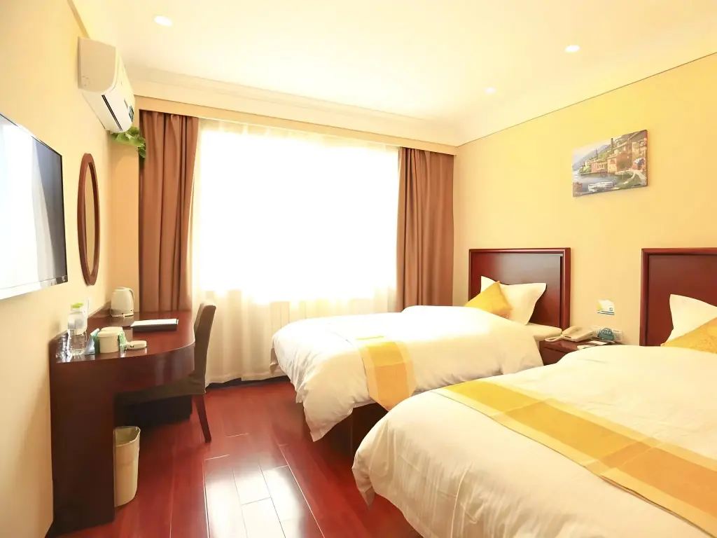 Циндао: GreenTree Inn Qingdao Licang Shuyan Road Daweng Square Express Hotel