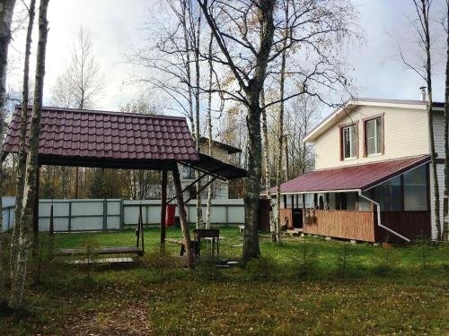 Кобона: Dom s baney na drovah