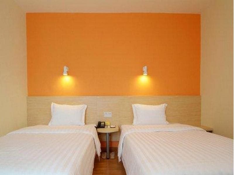 Пекин: 7 Days Inn Lufthansa