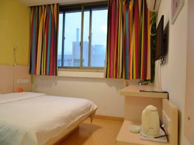 Ханчжоу: 7 Days Inn Hangzhou West Lake Leifeng Tower Wangjiangmen Branch