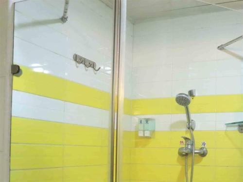 Гуанчжоу: 7 Days Inn (Guangzhou Nanfang Hospital Tonghe Subway Station)