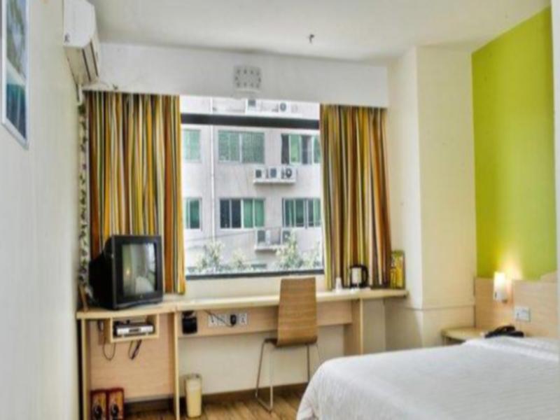 7 Days Inn Luoyang Wangcheng Park Branch — фото 1
