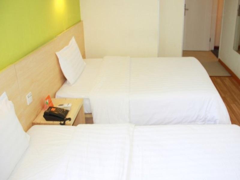 Ухань: Barry Hotel (Financial Port North Metro Station Contemporary International Garden)