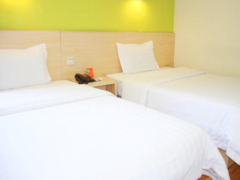 Ухань: Barry Hotel (Financial Port North Metro Station Contemporary International Garden)