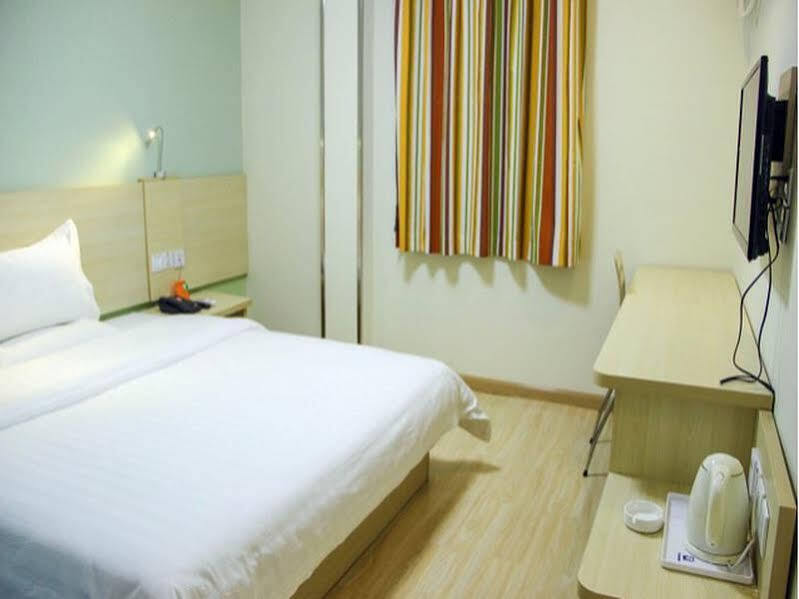 Пекин: 7 Days Inn Beijing Shangdi Sanjie Branch