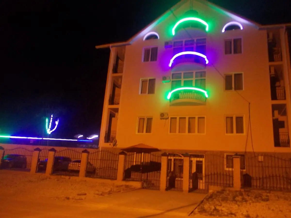 Дедеркой: Guest House Triumph