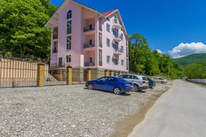 Дедеркой: Guest House Triumph