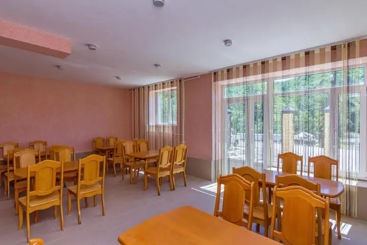 Дедеркой: Guest House Triumph