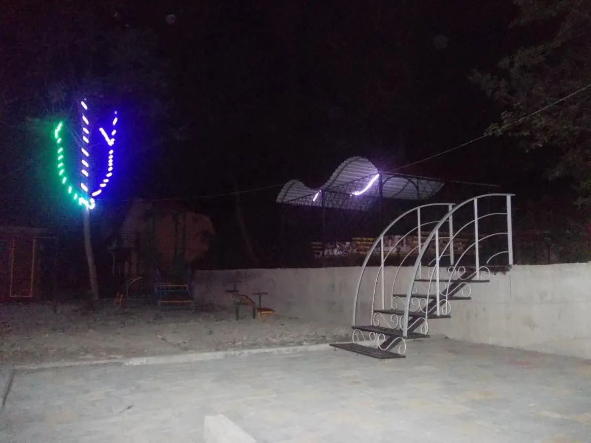 Дедеркой: Guest House Triumph