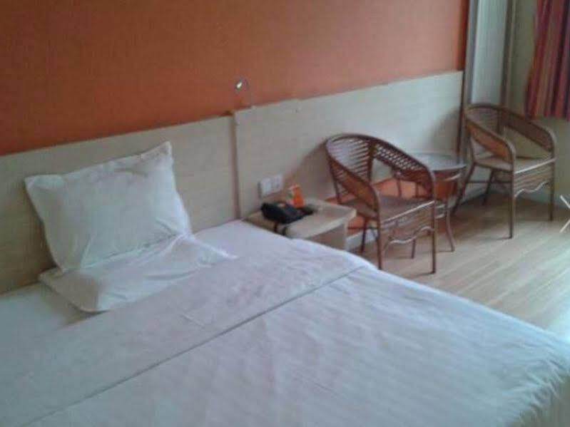 Пекин: 7 Days Inn Beijing Changping Government Street