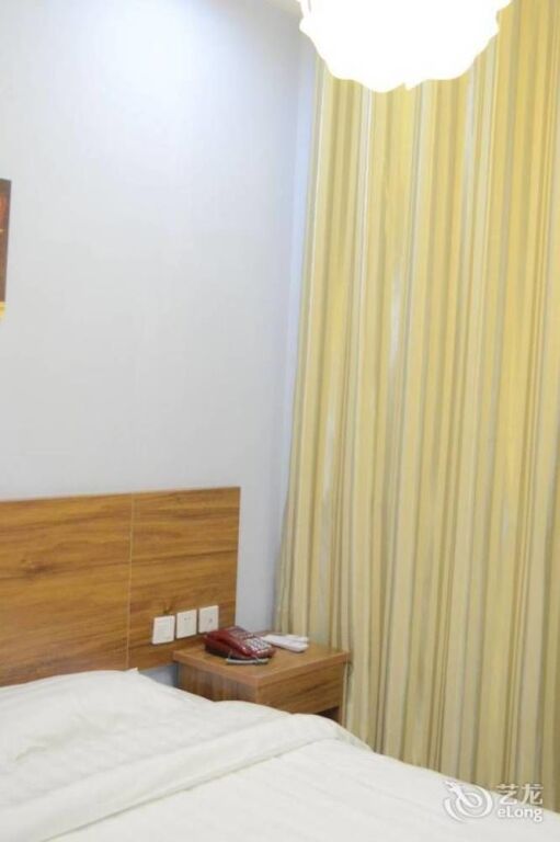 Циндао: Junru Business Hotel- Qingdao Jinshui Road Branch