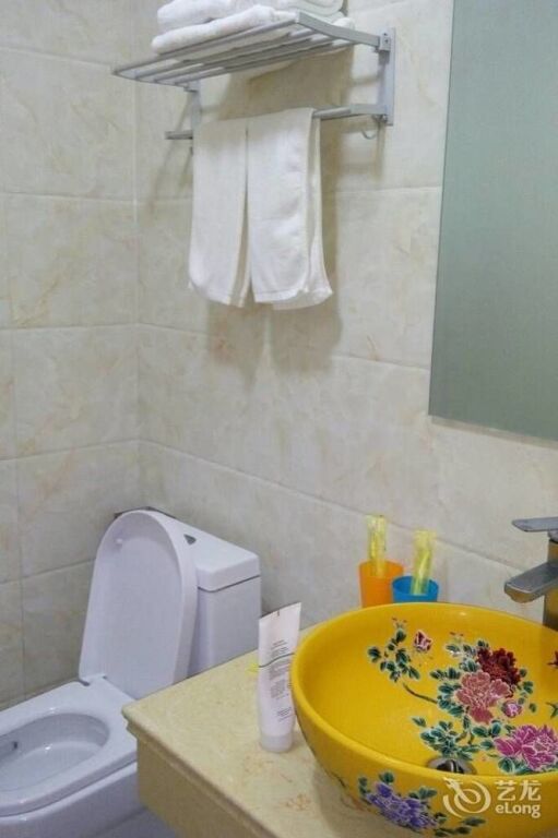 Циндао: Junru Business Hotel- Qingdao Jinshui Road Branch