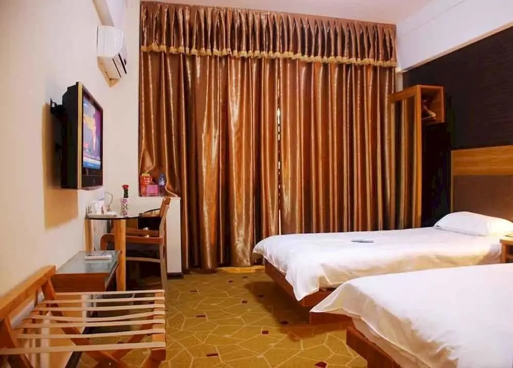 Чжэнчжоу: Nine Days Fashion Hotel Zhengzhou China World Trade Center 360 Square