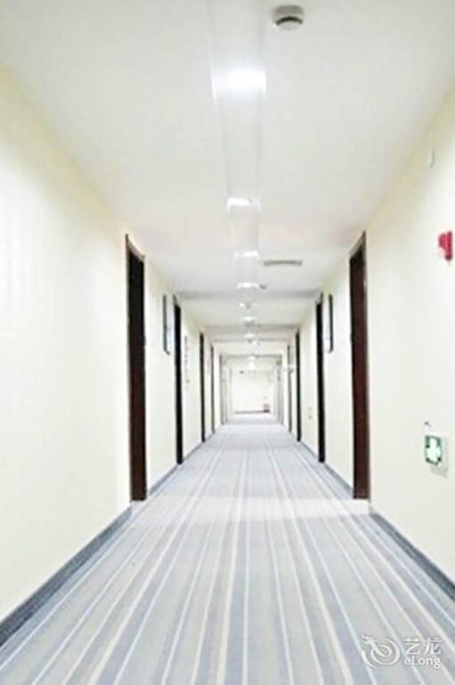 Yongjing Business Hotel — фото 1