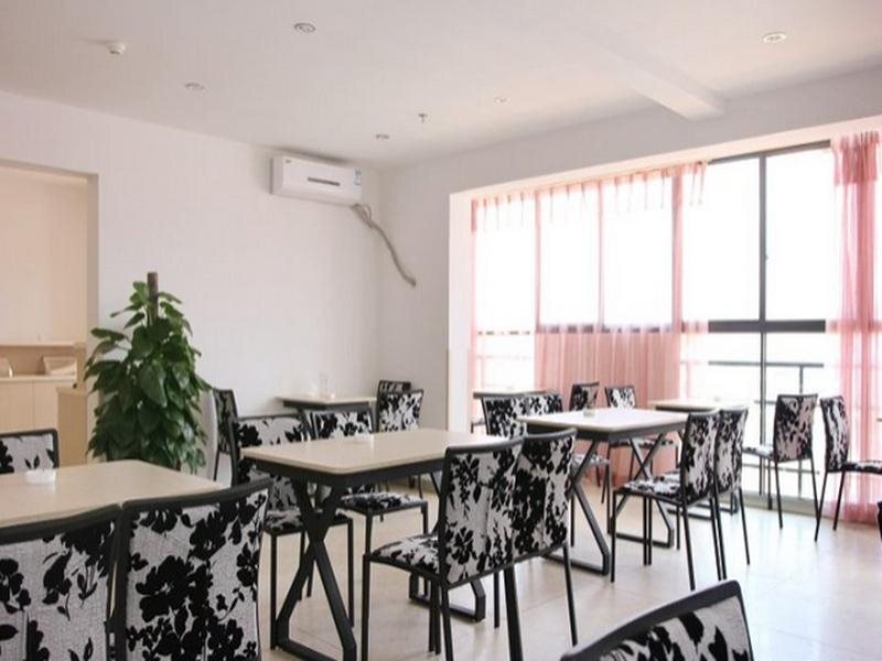 Цзинхун: Yunyue Lanting Hotel (Jinghong Manting Park)