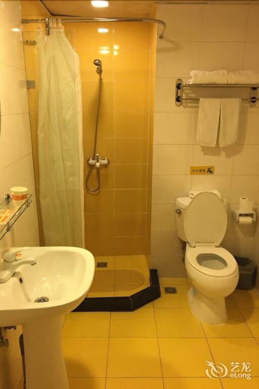 Ухань: Home Inn Wuhan Jianshe Avenue Qingnian Road